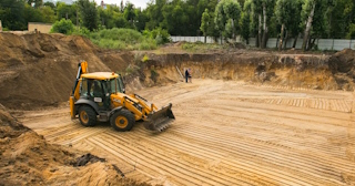 Разработка котлована Мелеуз стоимость за от 561 руб. м3 - заказать работы по копке и рытью котлованов | траншей